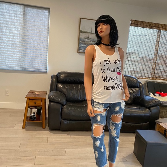 I just want to drink wine and rescue dogs - Picture 8 of 9